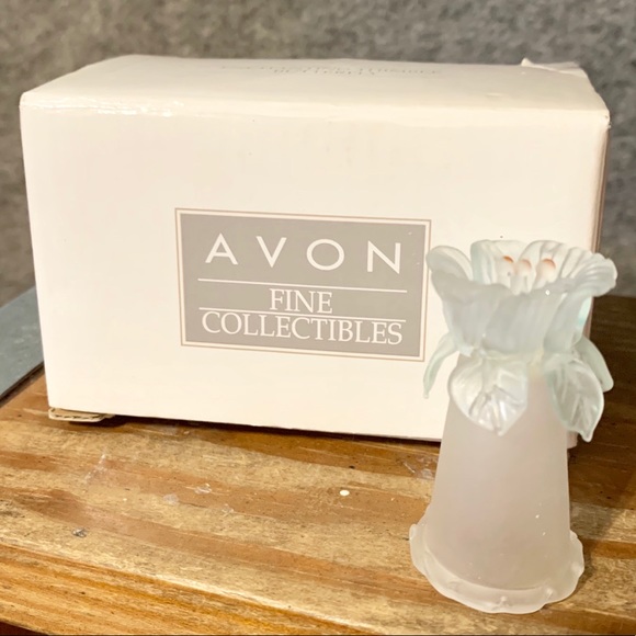 Vintage Avon Fine Collectables Floral Thimble - Picture 1 of 4